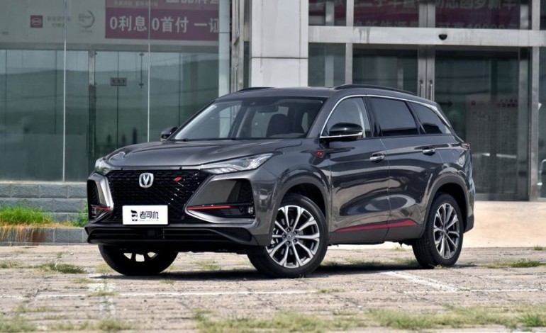 隨扁平化設(shè)計盛行，長安也更新品牌logo